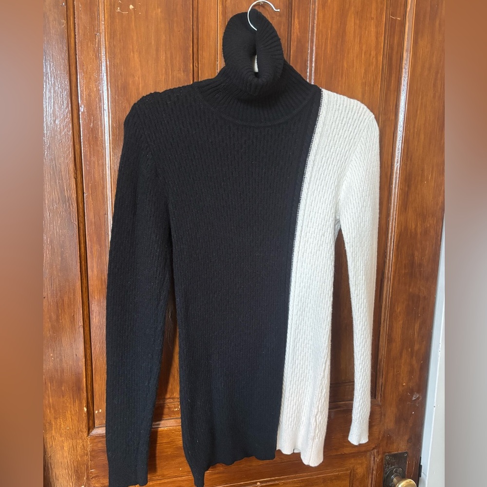 Colorblock Turtleneck Sweater Black White Ribbed Small
